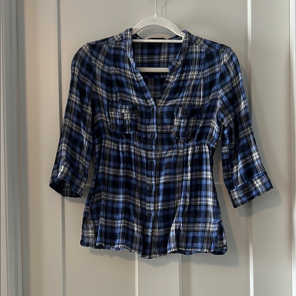 Forever 21 Blue and White 3/4 Sleeve Button Down